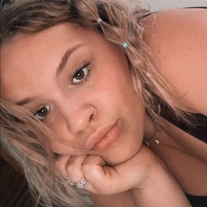 Meet your Posher, Alison